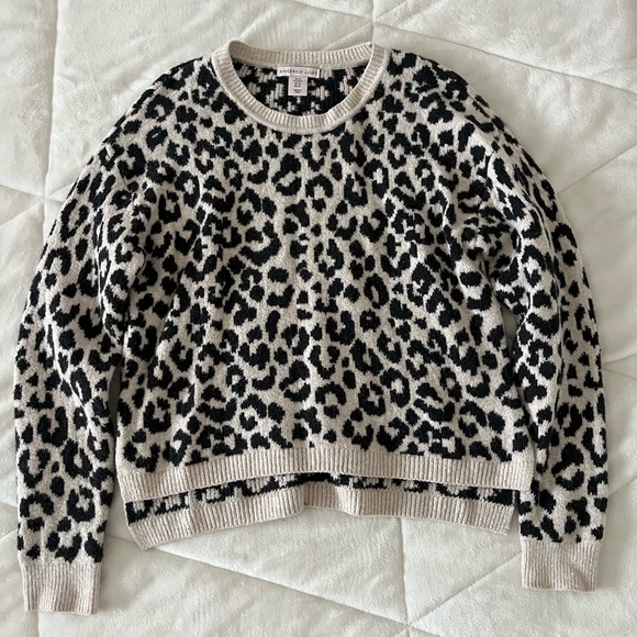 Leopard Print Sweater - Picture 1 of 5